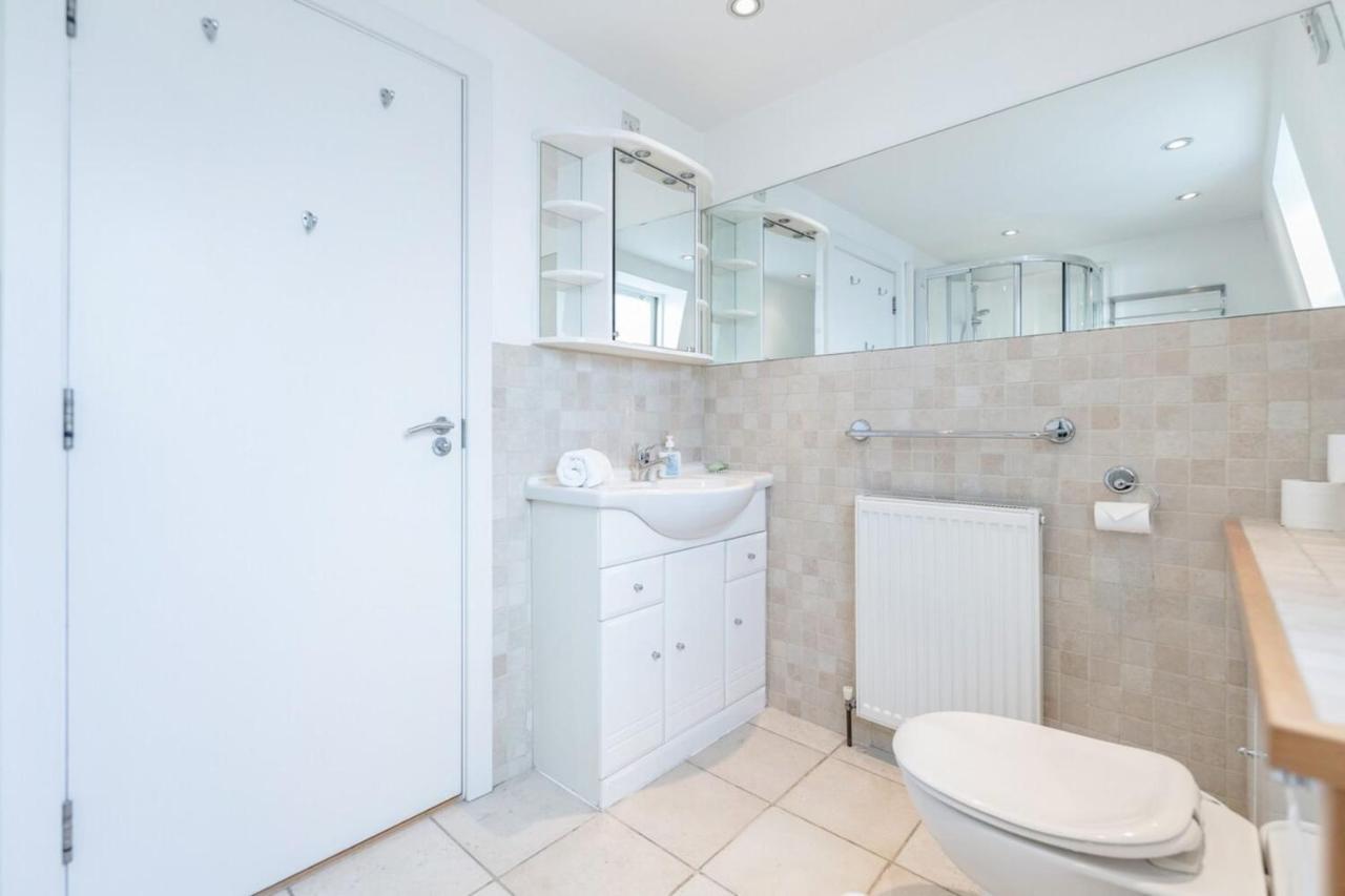 Beautiful 1 Bedroom Apartment In Victoria Londra Esterno foto