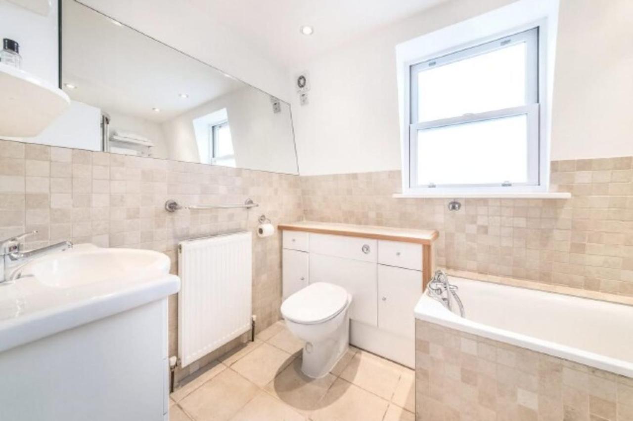 Beautiful 1 Bedroom Apartment In Victoria Londra Esterno foto